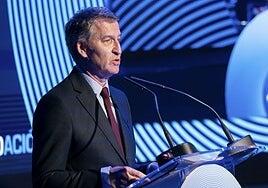 Feijóo pide descuentos directos en la compra de coches eléctricos, la rebaja del IVA y flexibilizar la normativa de emisiones