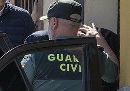 A prisión preventiva por asfixiar y cortar el cuello a la vecina de La Aldea