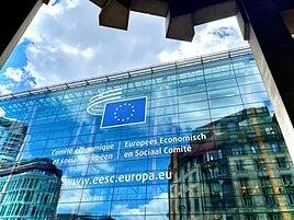 El Gobierno celebra «la extensión» de las lenguas cooficiales en Europa en plena negociación con Junts