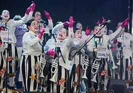 Las murgas dan una segunda gran sesión de cantos afinados