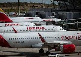 Iberia reduce la tarántula a «un bicho» y dice que el piloto se inyectó Urbason y aterrizó sin problemas