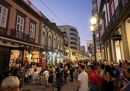 Triana saca el carnaval a la calle