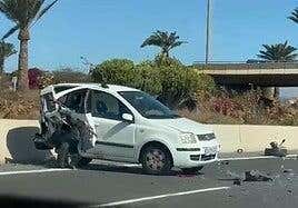 Un accidente en Vecindario deja dos heridos y provoca grandes retenciones