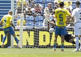 El Gáldar, con la mente puesta en defender el segundo puesto frente al Teucro, cuarto