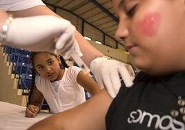 Canarias está blindada contra el sarampión, salvo en ciertos núcleos con muchas personas sin vacunar