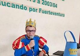 Hugo cumple su sueño: ser DJ de su instituto, el IES Puerto del Rosario