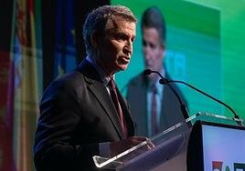 Feijóo presiona a Sánchez para que no decida sobre Ucrania «sin autorización» del Congreso