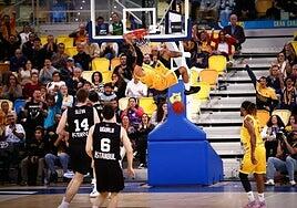 El carácter y la pegada de un campeón aparecen cuando está contra las cuerdas