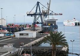 Stop al ruido de los barcos en el muelle de la capital de Fuerteventura