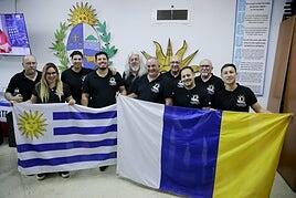 La murga La Oriental echa raíces en el carnaval isleño