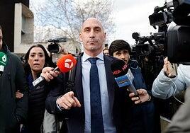 La Fiscalía pide repetir el juicio contra Rubiales por la «parcialidad» del juez