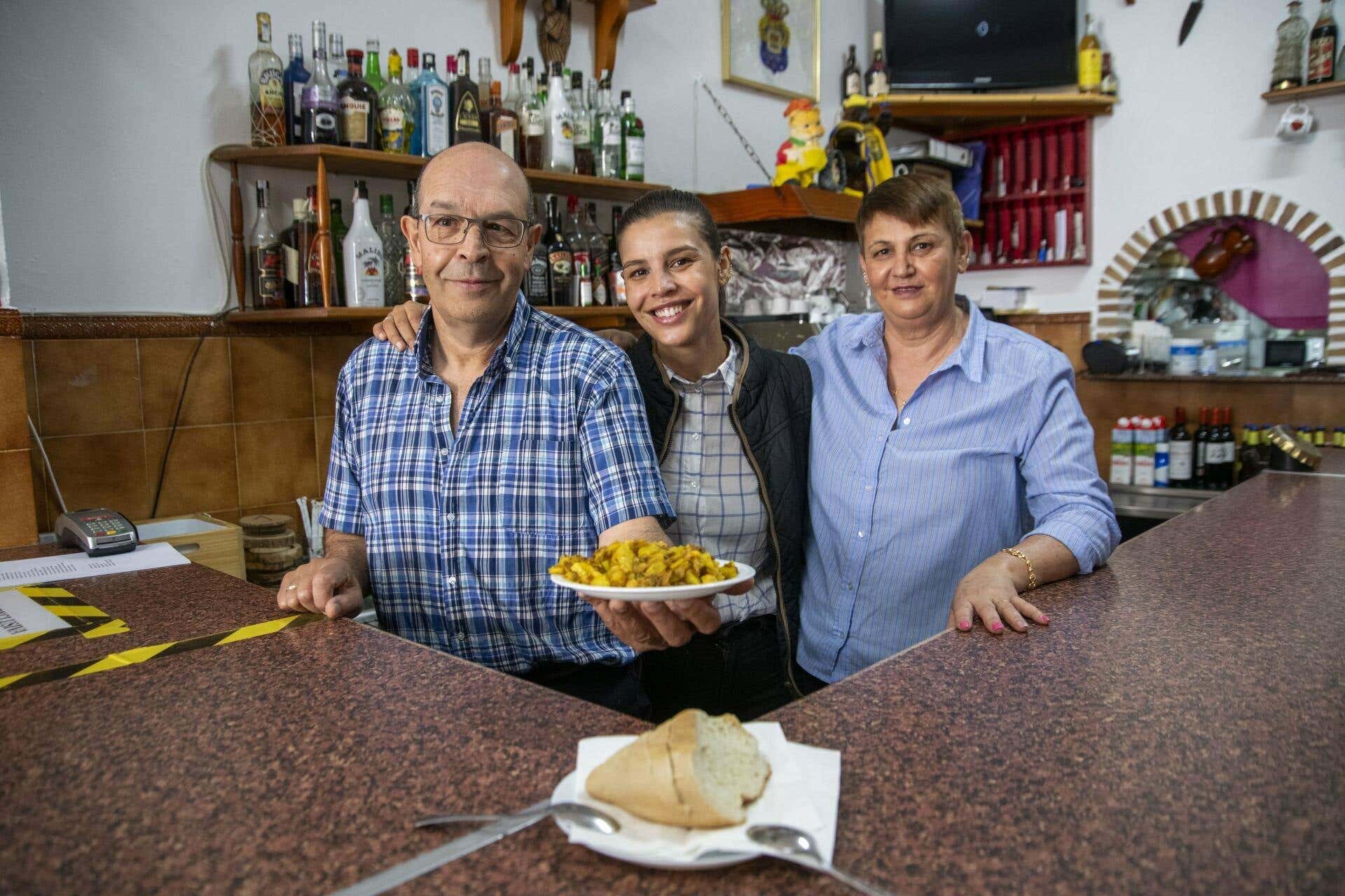 El bar Suso recupera su magia en Arbejales