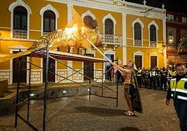 Gáldar quema su sardina faraónica