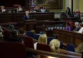 Clavijo afronta su segundo Debate de la Nacionalidad con el acuerdo del reparto de menores encallado