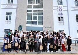 Estudiantes franceses visitan el Cabildo de Lanzarote gracias a un intercambio con la EUTL