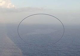 La mancha de gasoil de la costa de Gran Canaria se aleja de la orilla