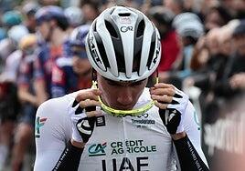 Ayuso aprovecha la llegada en alto para distanciar a Ganna