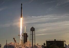 Despega al fin la misión que traerá de vuelta a los astronautas atrapados