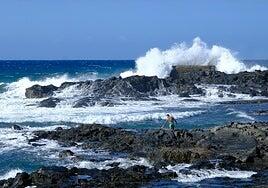 Riesgo de inundaciones en las costas canarias orientadas al norte: aviso naranja de la Aemet por fenómenos costeros