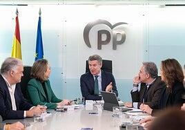 Feijóo se arriesga a pactar de nuevo con Vox para que Mazón gane aire con los Presupuestos