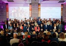 Canarias reconoce a una treintena de referentes en el deporte femenino