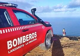 Rescatan a un perro atrapado en una zona escarpada a ocho metros de altura en Lanzarote