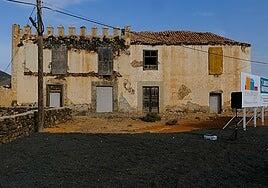 El Cabildo gasta 650.000 euros en apuntalar la Casa del Inglés, en La Oliva