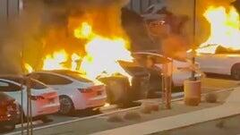 Trump amenaza con «veinte años de cárcel» a quienes vandalicen un Tesla