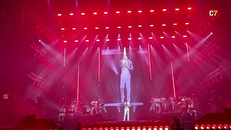 Carlos Rivera pone el Arena a sus pies