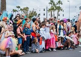 Maspalomas se disfraza de fiesta: celebra su Cabalgata Infantil y Carnaval de Día