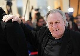 Depardieu reconoce el contacto físico con una de sus presuntas víctimas: «La agarré por la cadera»