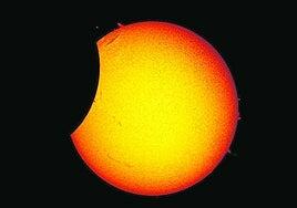 101 minutos para disfrutar (con seguridad) del eclipse solar en Canarias