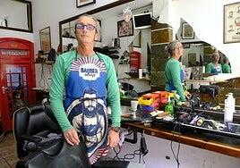 Óliver Santana deja de cortar el pelo