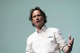 Víctor Küppers: «Está claro que hay un negocio montado en torno a la felicidad»