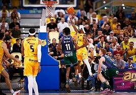 Un Dreamland Gran Canaria de Playoff brilla en el Arena (91-89)