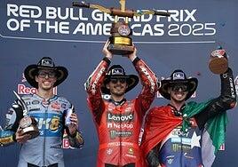 Bagnaia aprovecha el error de Marc Márquez y Álex es nuevo líder