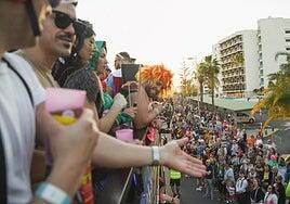 La cabalgata de Maspalomas se salda con un centenar de incidencias atendidas