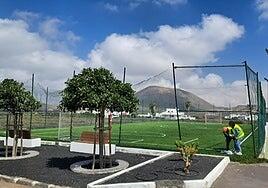 Vallado de la cancha multiusos de El Islote