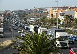 El Cabildo convoca un gabinete de crisis frente a los atascos en la GC-1