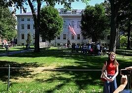Trump amenaza con retirar 9.000 millones de dólares a Harvard por las protestas propalestinas