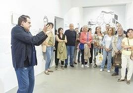 Muestra con diez libros esenciales para saber de Lanzarote