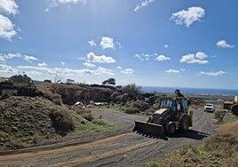San Bartolomé mejora los caminos rurales