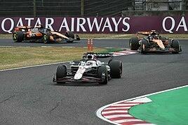 Verstappen vuelve a las andadas con una funcionarial victoria