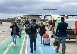 CC pacta con el PSOE el pago a las aerolíneas de parte de la deuda acumulada por el descuento al residente