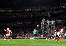 El Arsenal saca los colores al Madrid en Londres