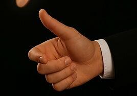 Las primeras consejerías y ubicaciones se decidieron a cara o cruz