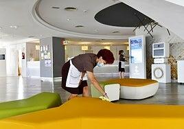 La patronal de Las Palmas y los sindicatos acercan posturas y hoy podría desconvocarse el paro de Semana Santa