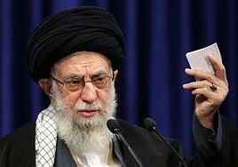 Altos cargos de Irán aconsejan a Jamenei pactar con EE UU el programa nuclear para salvar el régimen