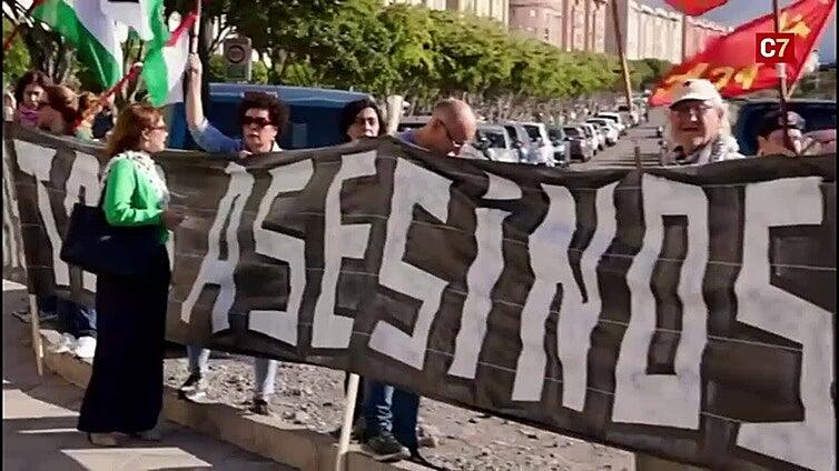 Manifestación pro palestina a la entrada del Gran Canaria Arena