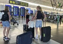 Gran Canaria, Tenerife Sur, y Lanzarote, los aeropuertos mas impuntales de España hasta marzo